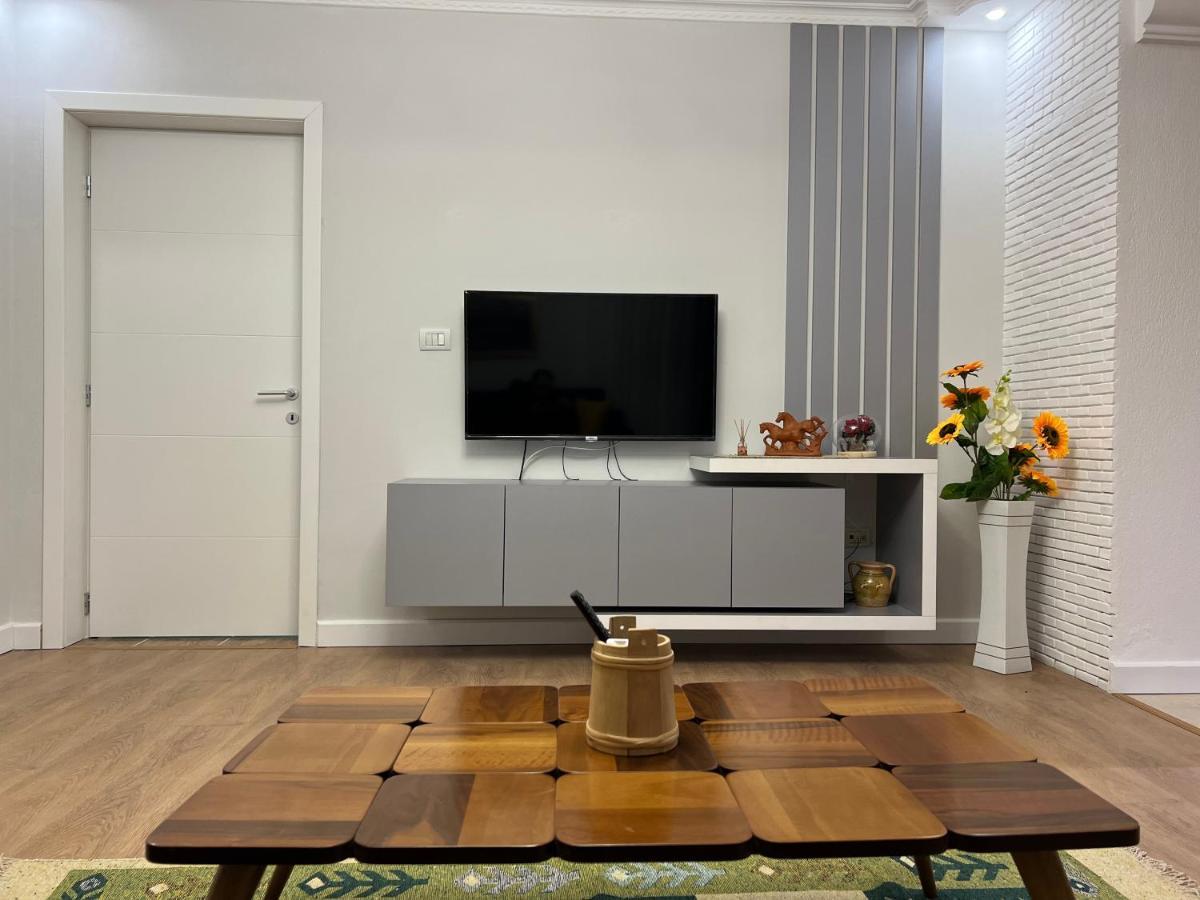 Chestnut Yard Villa 티라나 외부 사진